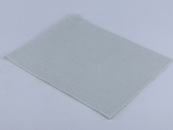 仔細完成復合土工膜的焊接接縫 仔細完成復合土工膜的焊接接縫