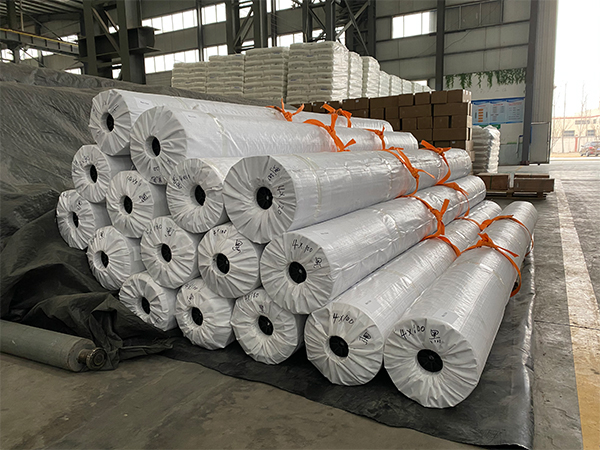 養(yǎng)殖防滲膜生產(chǎn)中為何加入碳黑？