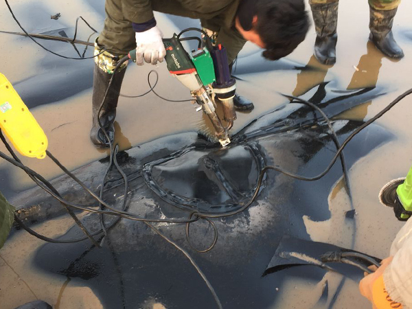 hdpe土工膜接縫工作講究戰(zhàn)略方法。