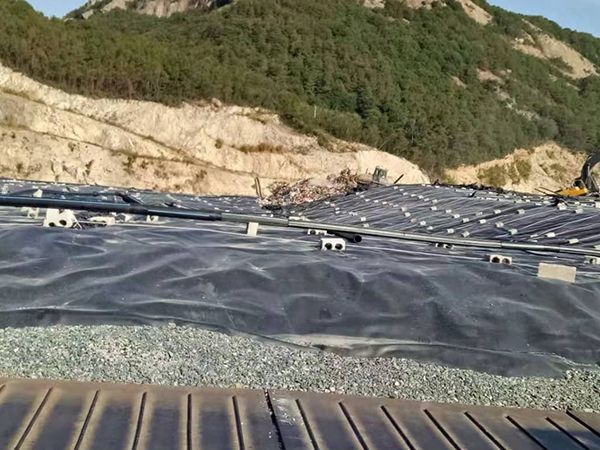 概述沼氣池鋪設(shè)養(yǎng)殖防滲膜時(shí)的注意事項(xiàng)