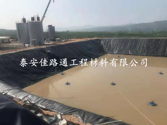 HDPE防滲膜廠(chǎng)家提醒您：焊接須保持干凈整潔。