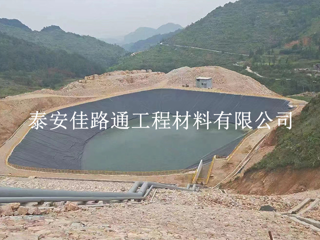 水產(chǎn)養(yǎng)殖防滲膜性能鋪設(shè)細(xì)節(jié)值得被關(guān)注