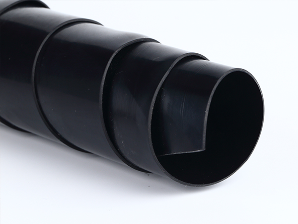 魚塘養(yǎng)殖防滲膜在鋪設中如何防止紫外線照射？