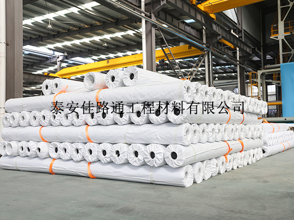 沉著應(yīng)對養(yǎng)殖防滲膜鋪設(shè)過程中所出現(xiàn)的問題