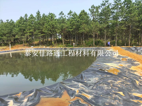 多多關(guān)注水產(chǎn)養(yǎng)殖防滲膜的施工過程
