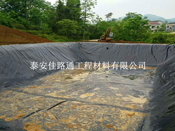 養(yǎng)殖防滲膜在鋪設(shè)施工中會遇到哪些問題呢？
