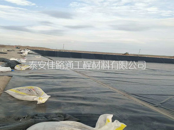 貯存魚塘防滲膜的過程有哪些硬性條件？