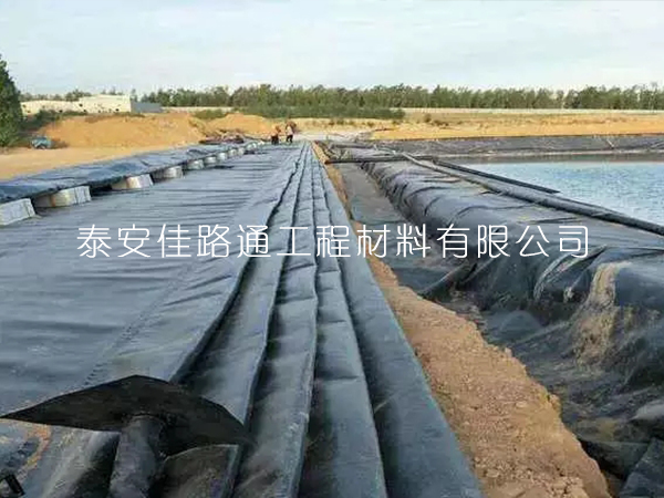 魚塘防滲土工膜鋪裝須專注哪些技術(shù)要求？