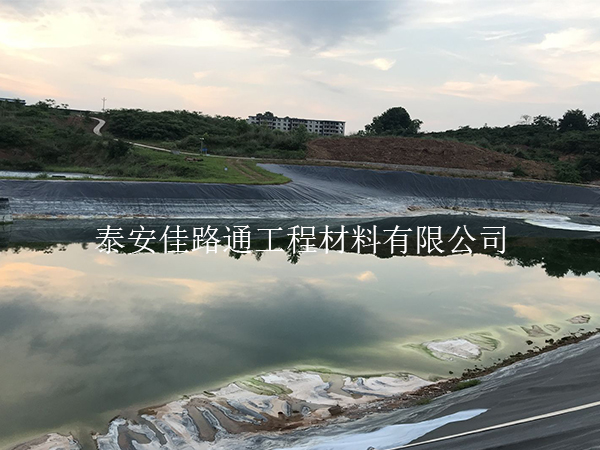 養(yǎng)殖行業(yè)選擇養(yǎng)殖防滲膜為何如此重要？
