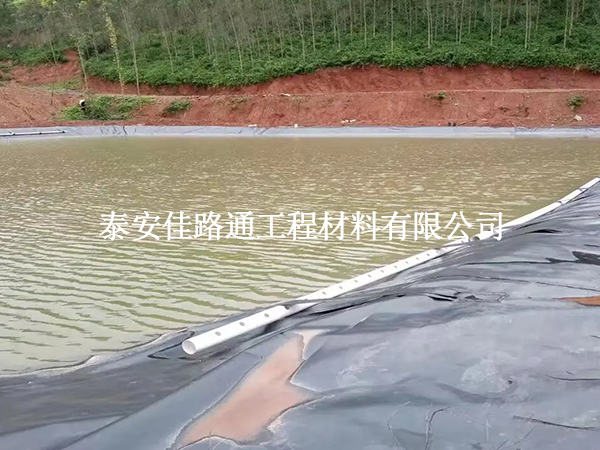 教您如何現(xiàn)場驗收魚塘防滲膜的三個標準？