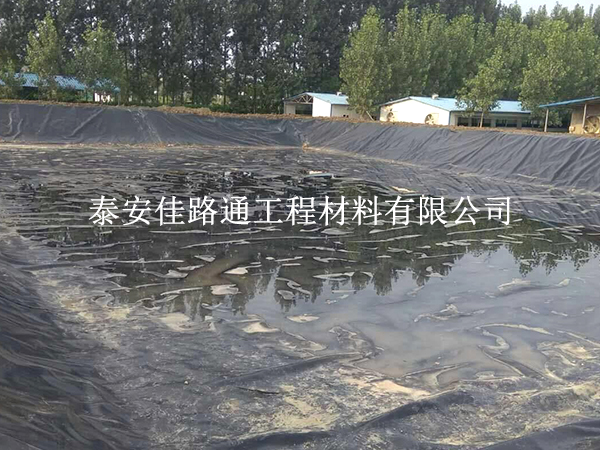 鋪設(shè)魚(yú)蝦養(yǎng)殖防滲膜過(guò)程中有哪些技術(shù)要求？