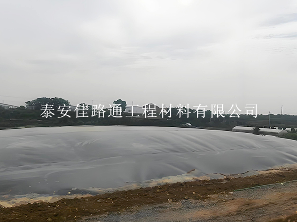 防滲土工膜：沼氣池建設(shè)的綠色守護(hù)者