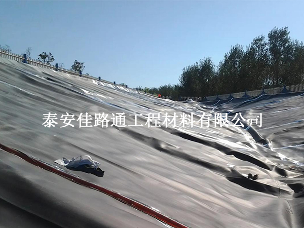 水產(chǎn)養(yǎng)殖防滲膜施工注意事項(xiàng):打造高效養(yǎng)殖環(huán)境的秘訣 水產(chǎn)養(yǎng)殖防滲膜施工注意事項(xiàng):打造高效養(yǎng)殖環(huán)境的秘訣