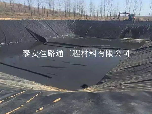 提升水產(chǎn)養(yǎng)殖防滲膜施工效率的策略