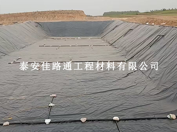 沼氣池防滲膜因環(huán)境破損？這樣應(yīng)對(duì)更有效